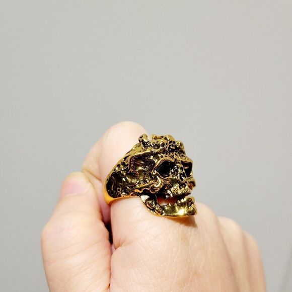 Brand New Gold Skulls Head Ring Adjustable Size - Picture 3 of 8